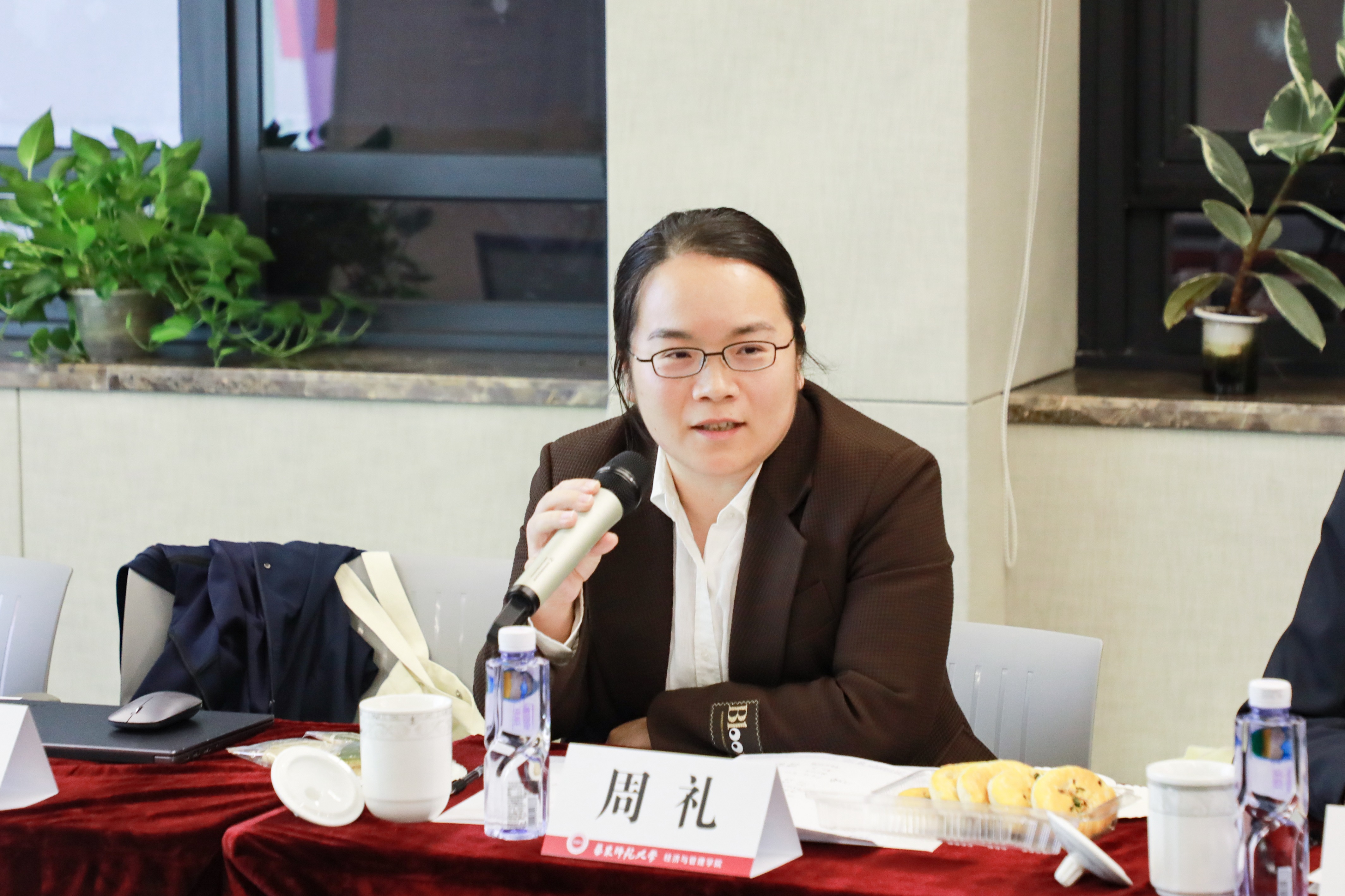 學校工會辦公室主任周禮.jpg